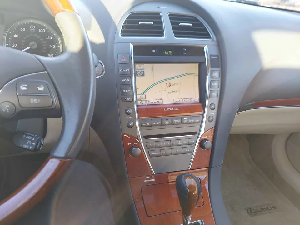 2011 Lexus ES 5th Gen - Image 5 of 13