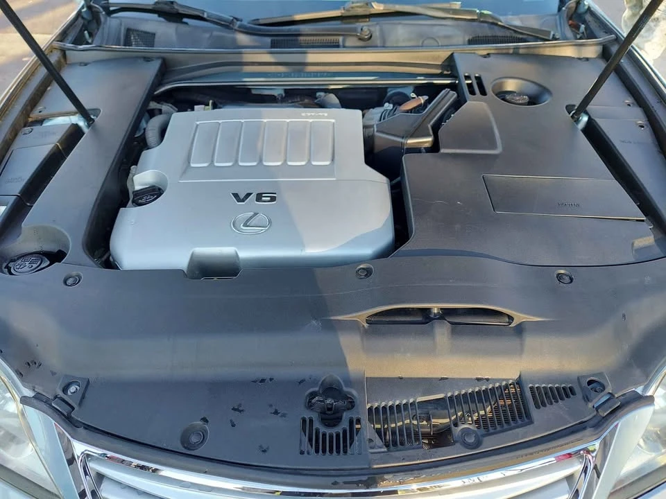 2011 Lexus ES 5th Gen - Image 11 of 13