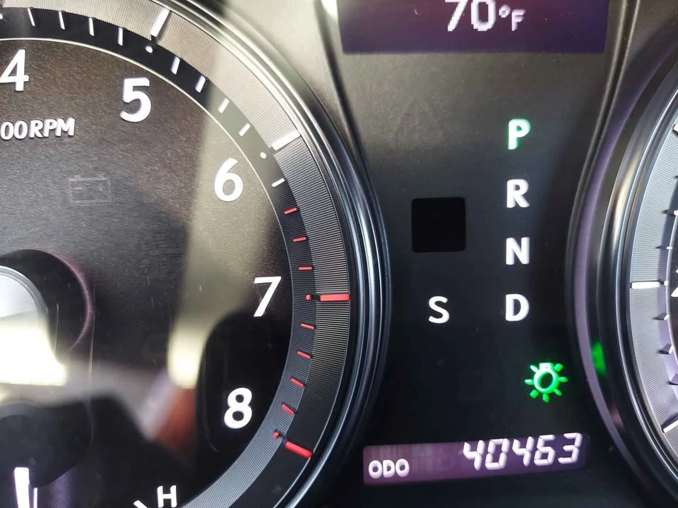 2011 Lexus ES 5th Gen - Image 8 of 13