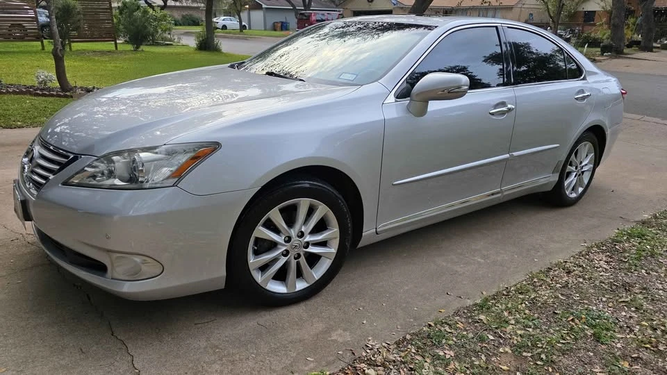 2011 Lexus ES 5th Gen - Image 4 of 14