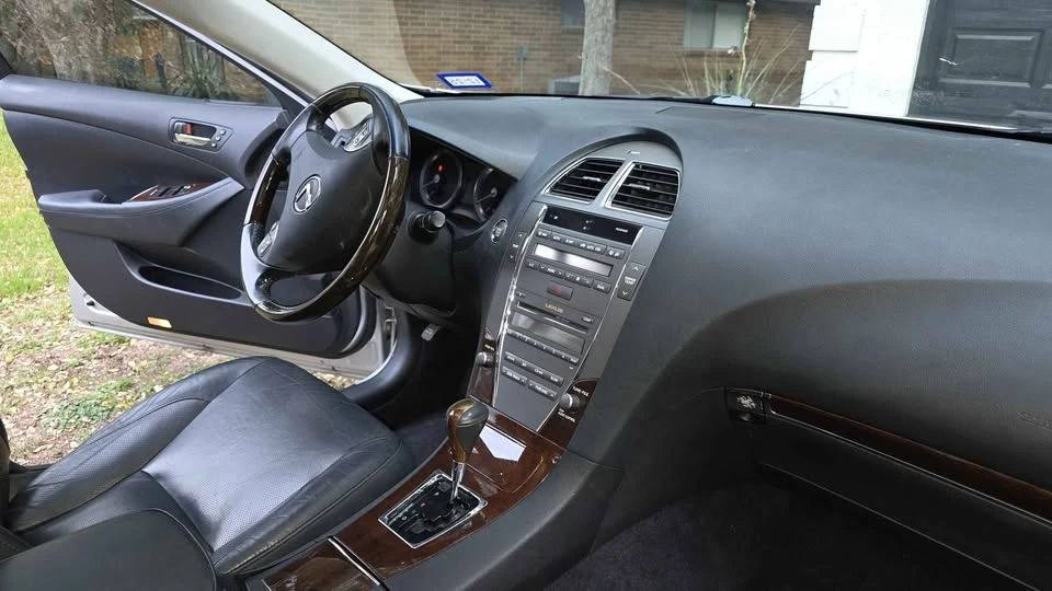 2011 Lexus ES 5th Gen - Image 14 of 14