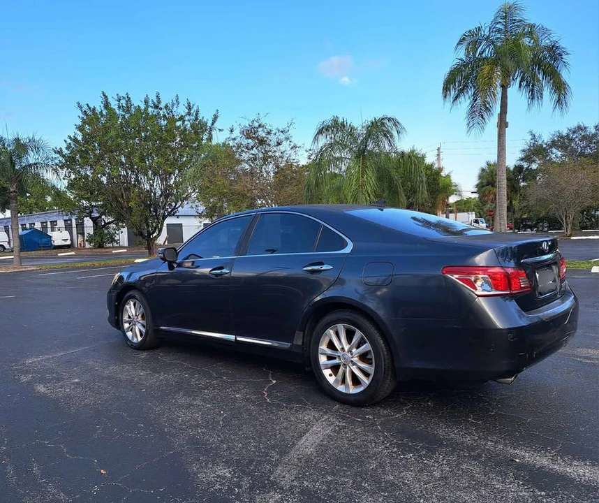 2011 Lexus ES 5th Gen - Image 8 of 14