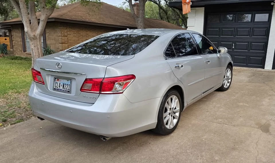 2011 Lexus ES 5th Gen - Image 7 of 14