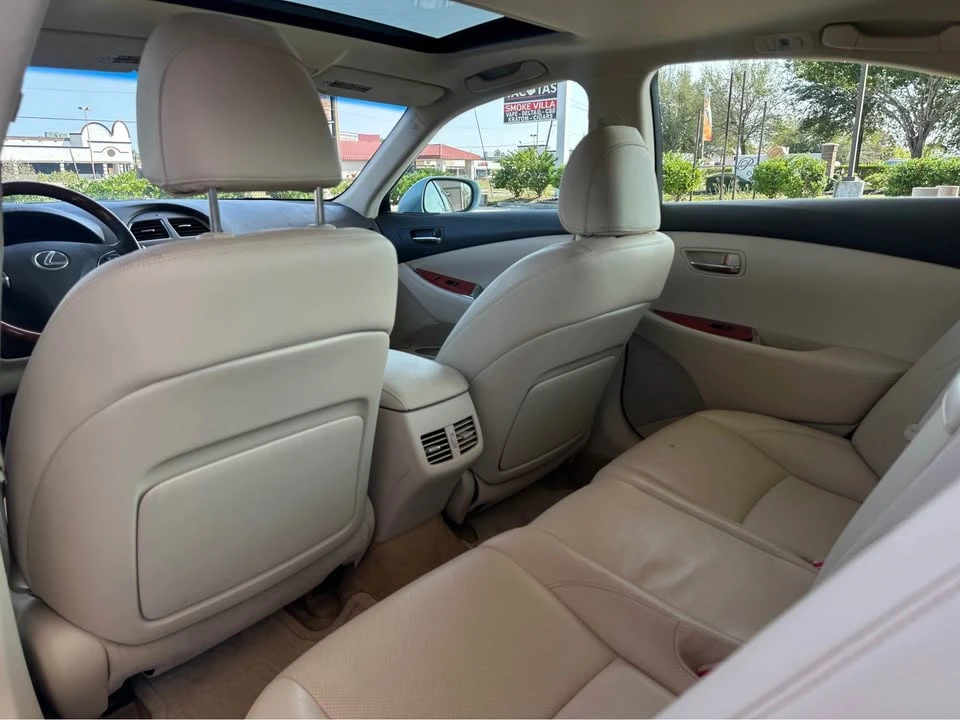 2011 Lexus ES 4th Gen - Image 9 of 20