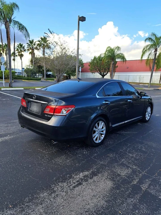 2011 Lexus ES 5th Gen - Image 5 of 14