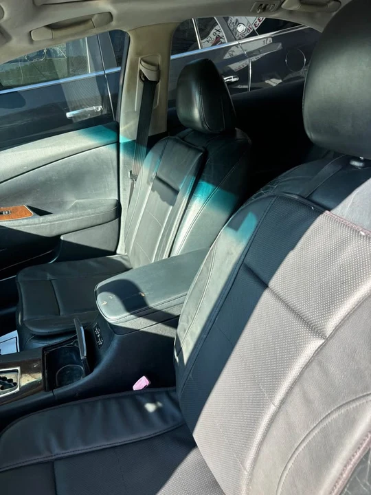 2011 Lexus ES 5th Gen - Image 8 of 11