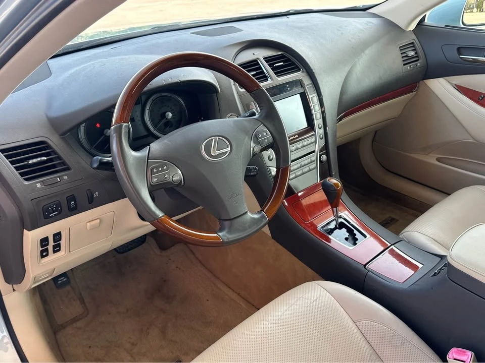 2011 Lexus ES 4th Gen - Image 5 of 20