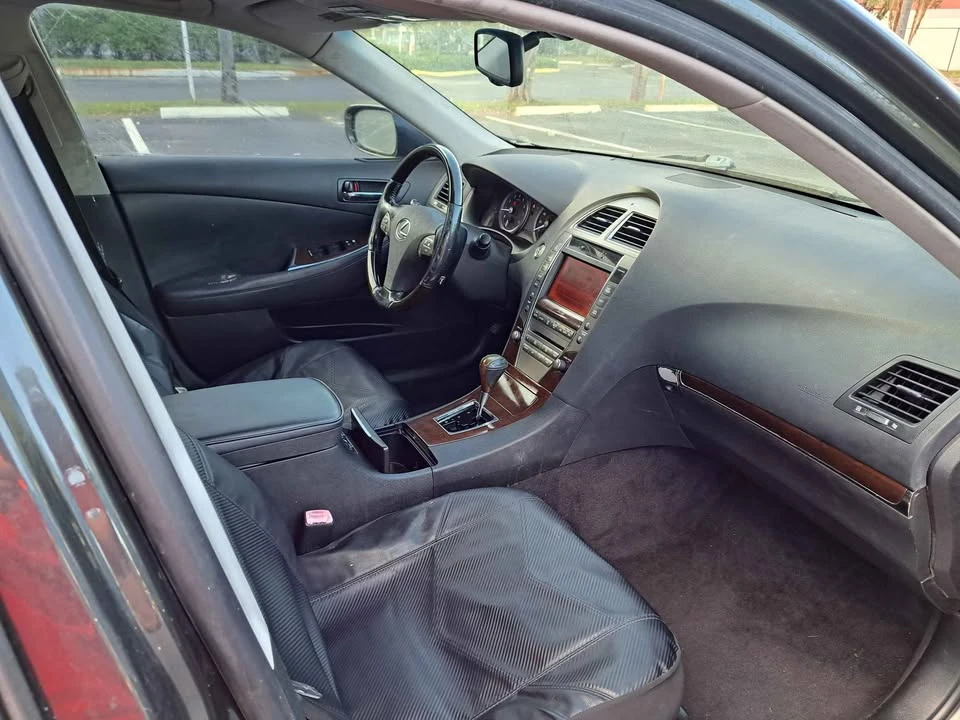 2011 Lexus ES 5th Gen - Image 12 of 14