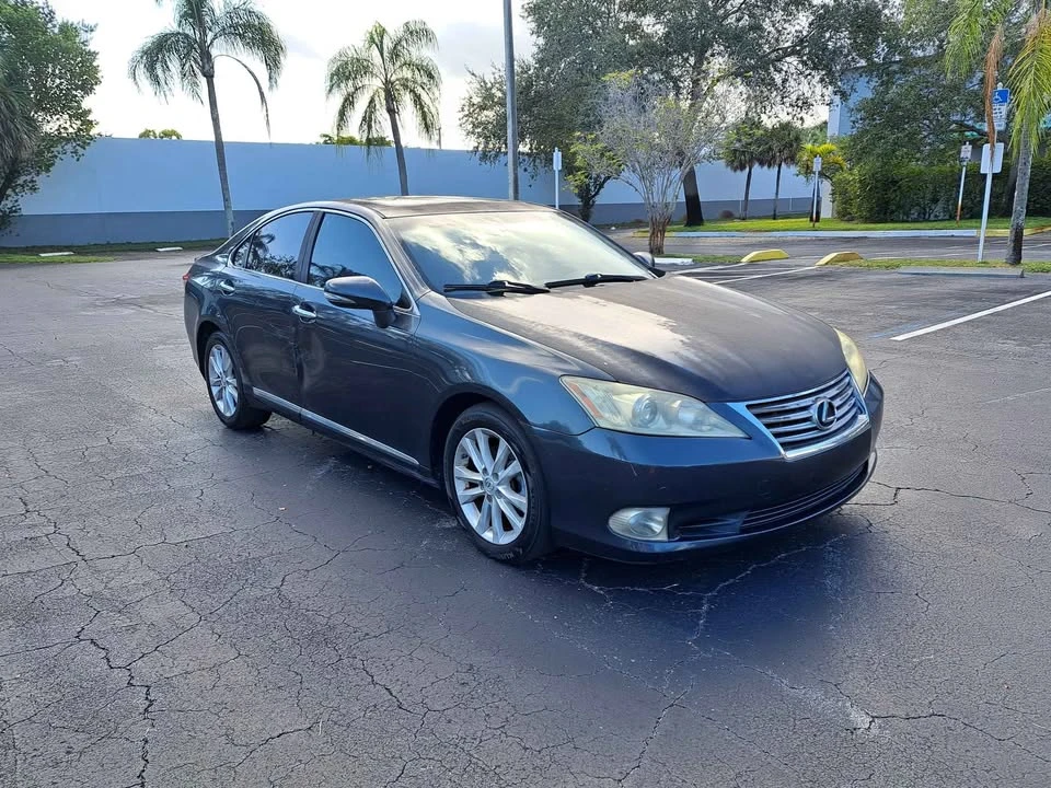 2011 Lexus ES 5th Gen - Image 3 of 14