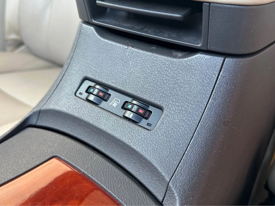 2011 Lexus ES 4th Gen - Image 7 of 20