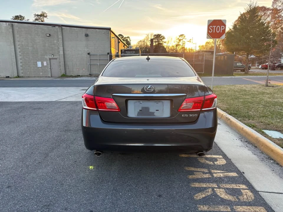 2011 Lexus ES 4th Gen - Image 6 of 15