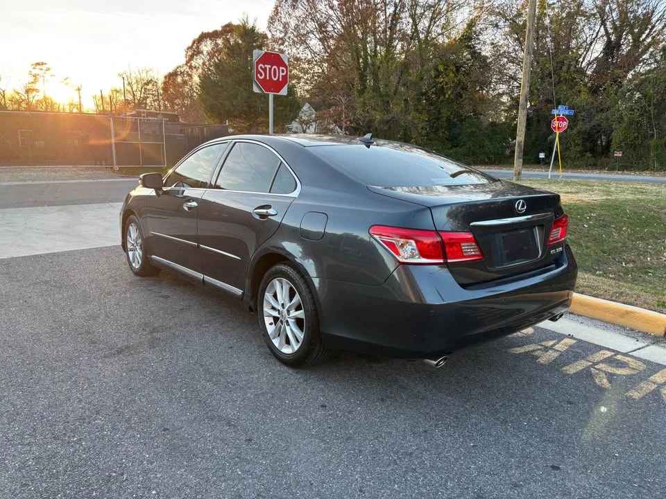 2011 Lexus ES 4th Gen - Image 7 of 15