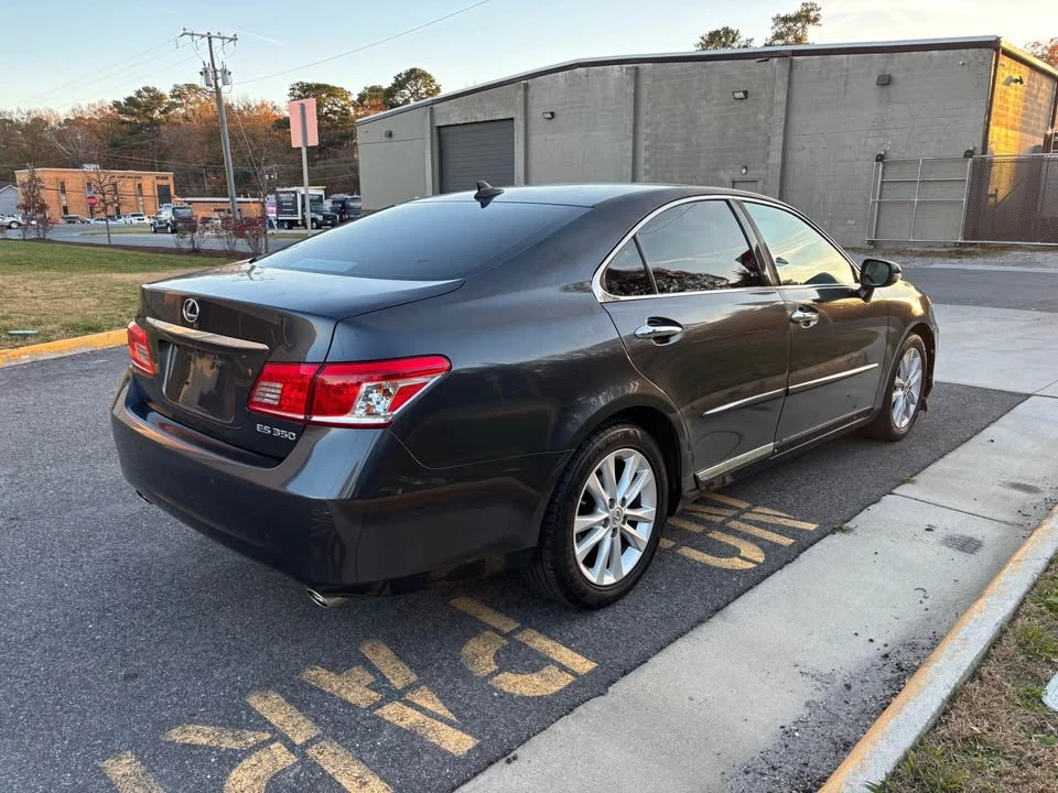 2011 Lexus ES 4th Gen - Image 5 of 15