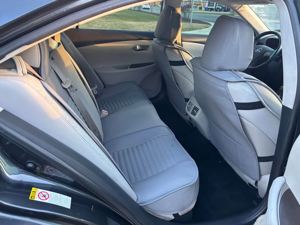 2011 Lexus ES 4th Gen - Image 12 of 15