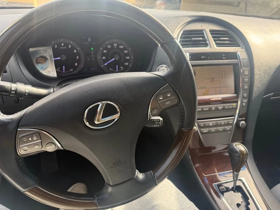 2011 Lexus ES 5th Gen - Image 4 of 13