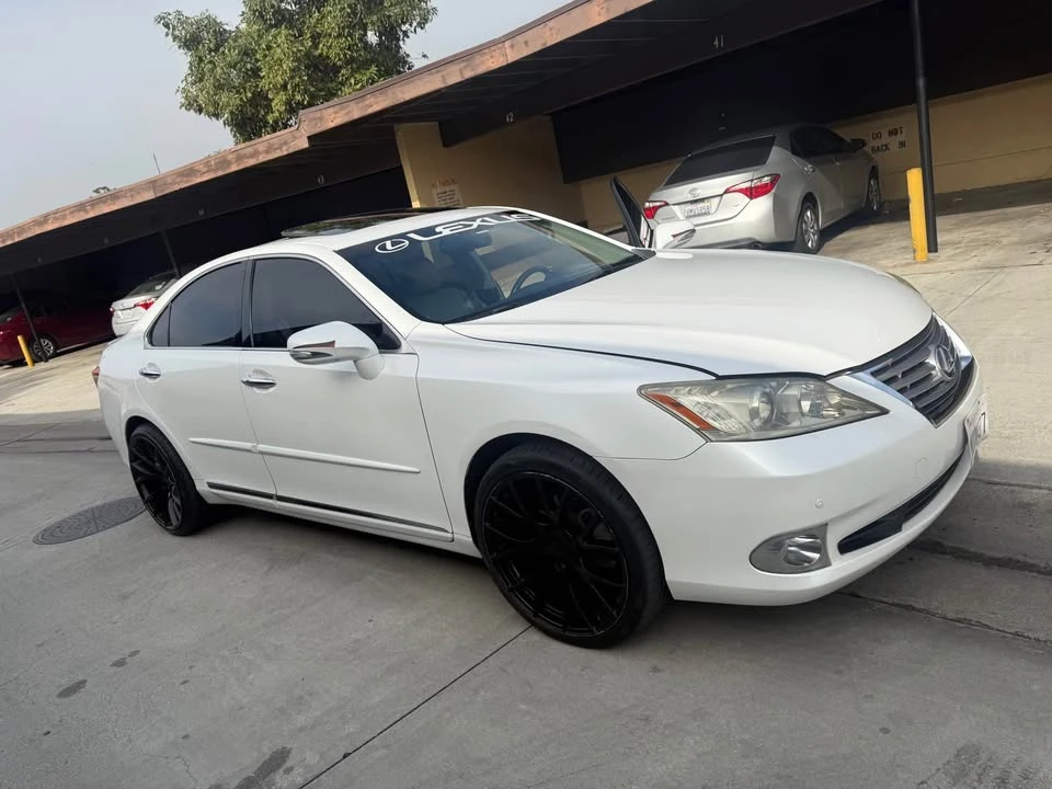 2011 Lexus ES 5th Gen - Image 7 of 13