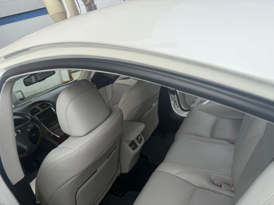 2011 Lexus ES 5th Gen - Image 10 of 13