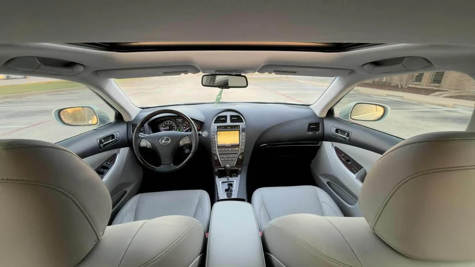 2011 Lexus ES 5th Gen - Image 7 of 14