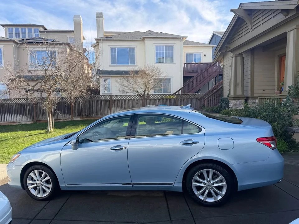 2011 Lexus ES 5th Gen - Image 6 of 20