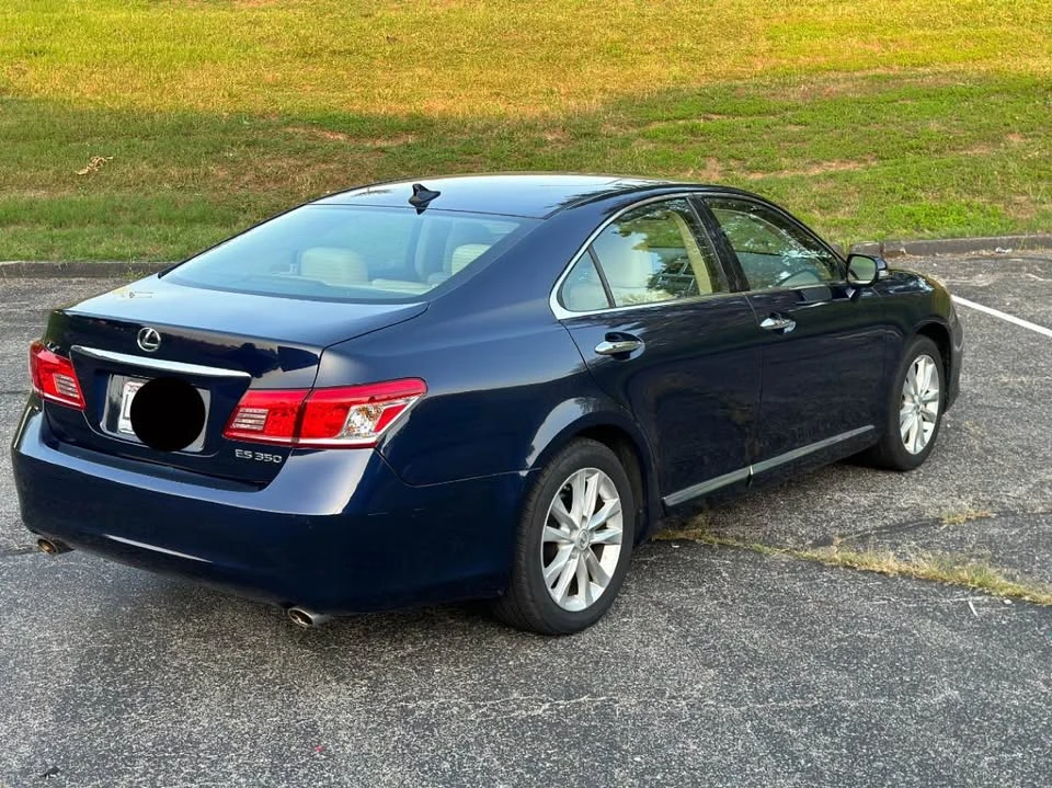 2011 Lexus ES 4th Gen - Image 5 of 12