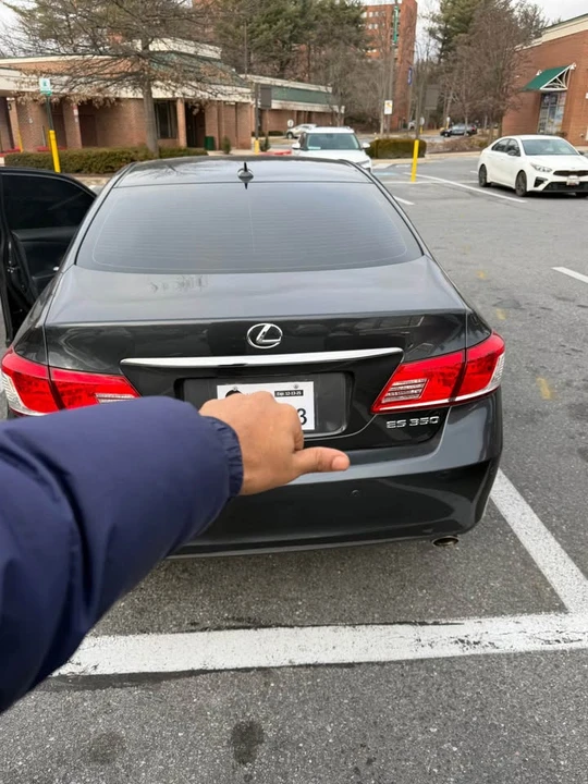 2011 Lexus ES 4th Gen - Image 5 of 10