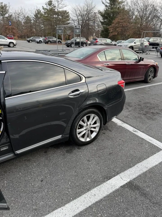 2011 Lexus ES 4th Gen - Image 7 of 10