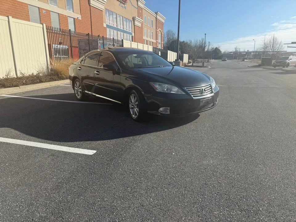 2011 Lexus ES 4th Gen - Image 2 of 7