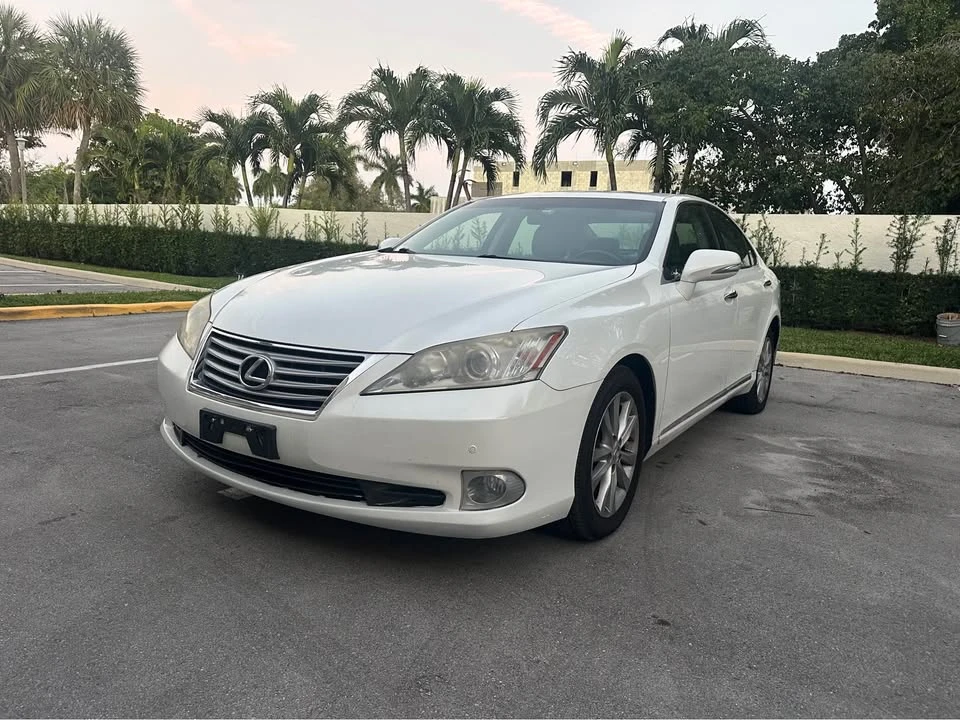 2011 Lexus ES 5th Gen - Image 13 of 13