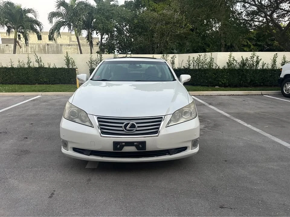 2011 Lexus ES 5th Gen - Image 4 of 13