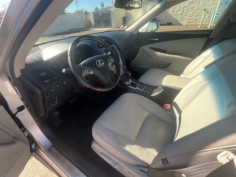 2011 Lexus ES 5th Gen - Image 11 of 15