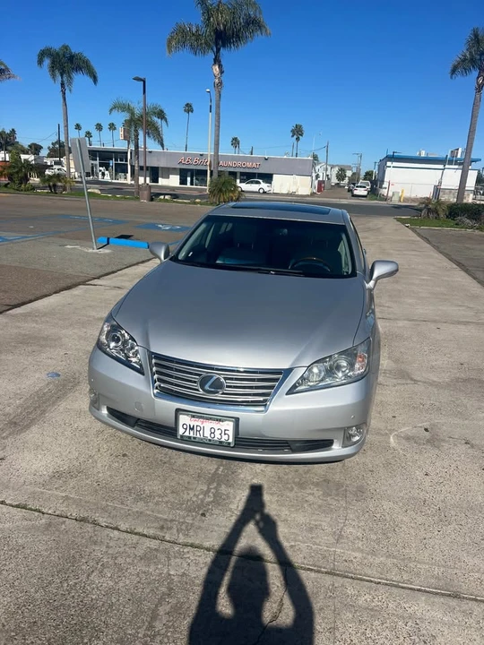2011 Lexus ES 5th Gen - Image 4 of 15