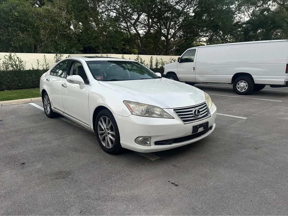 2011 Lexus ES 5th Gen - Image 6 of 13
