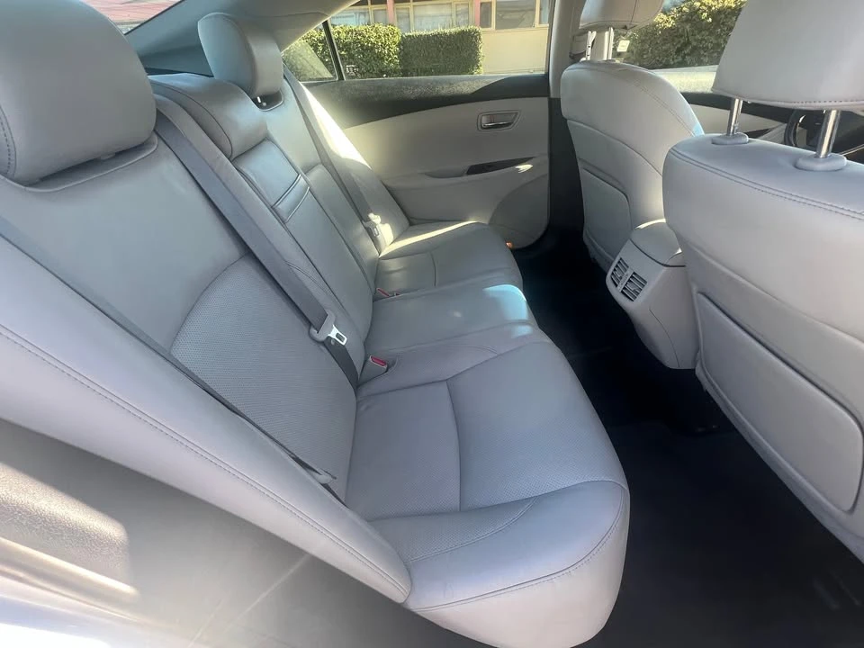 2011 Lexus ES 5th Gen - Image 10 of 15