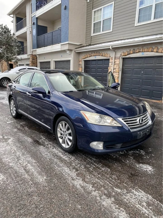 2011 Lexus ES 5th Gen - Image 2 of 10