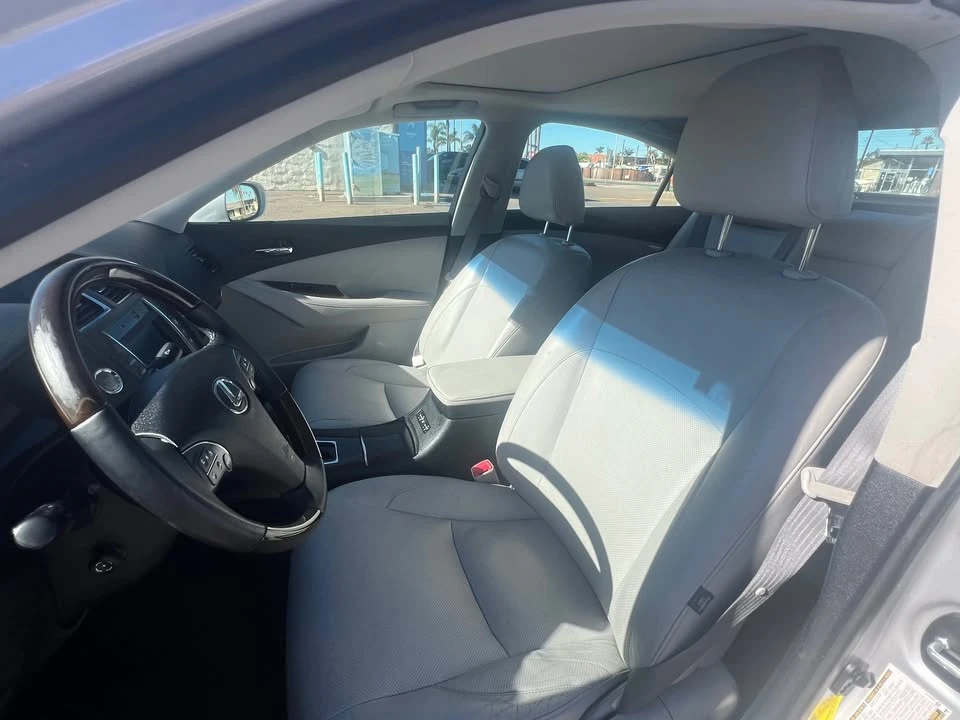 2011 Lexus ES 5th Gen - Image 12 of 15