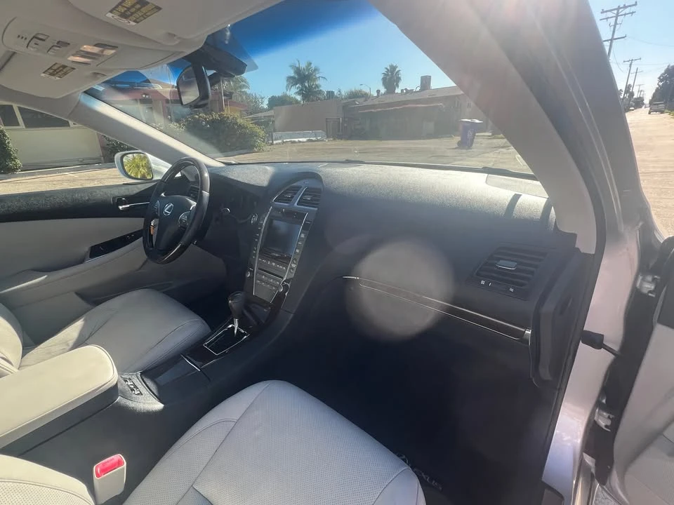 2011 Lexus ES 5th Gen - Image 7 of 15