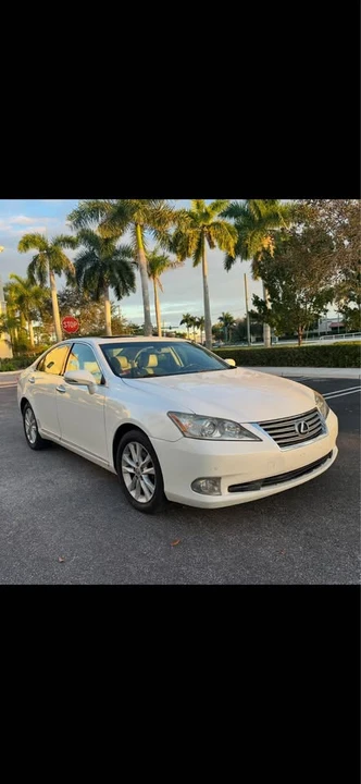 2011 Lexus ES 5th Gen - Image 6 of 12