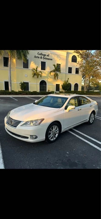 2011 Lexus ES 5th Gen - Image 3 of 12