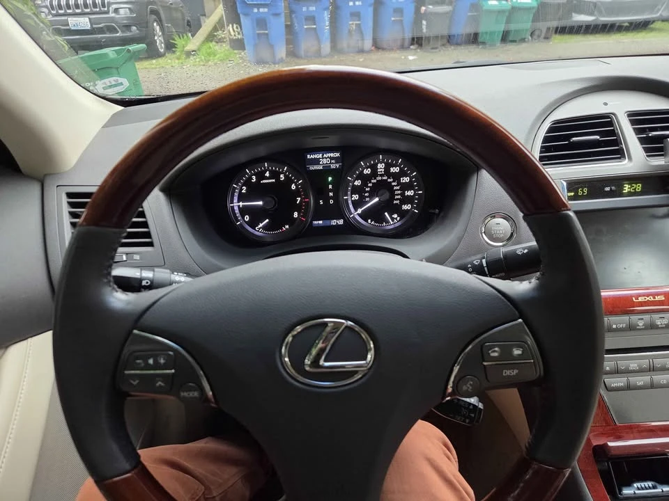 2011 Lexus ES 5th Gen - Image 7 of 8
