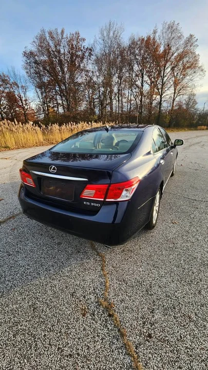 2011 Lexus ES 5th Gen - Image 4 of 11