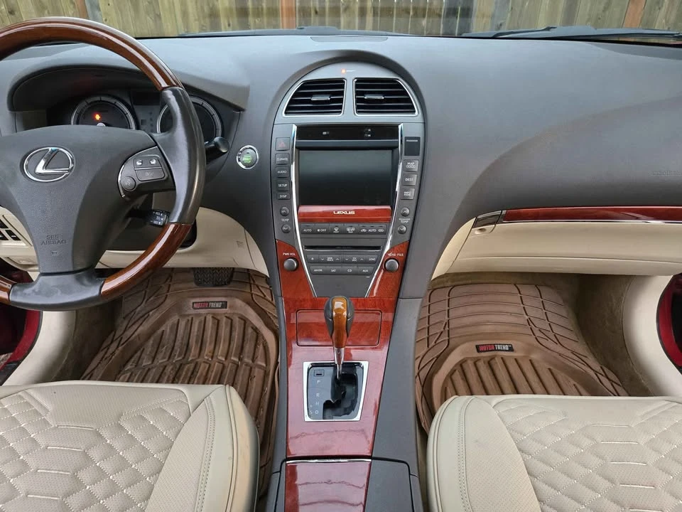 2011 Lexus ES 4th Gen - Image 8 of 18