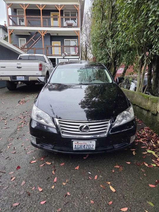 2011 Lexus ES 5th Gen - Image 2 of 8