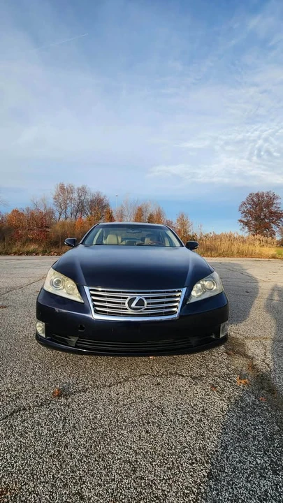 2011 Lexus ES 5th Gen - Image 3 of 11
