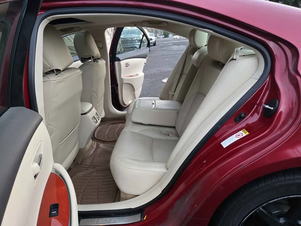 2011 Lexus ES 5th Gen - Image 14 of 19