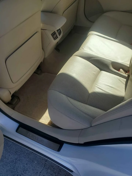 2011 Lexus ES 4th Gen - Image 4 of 9