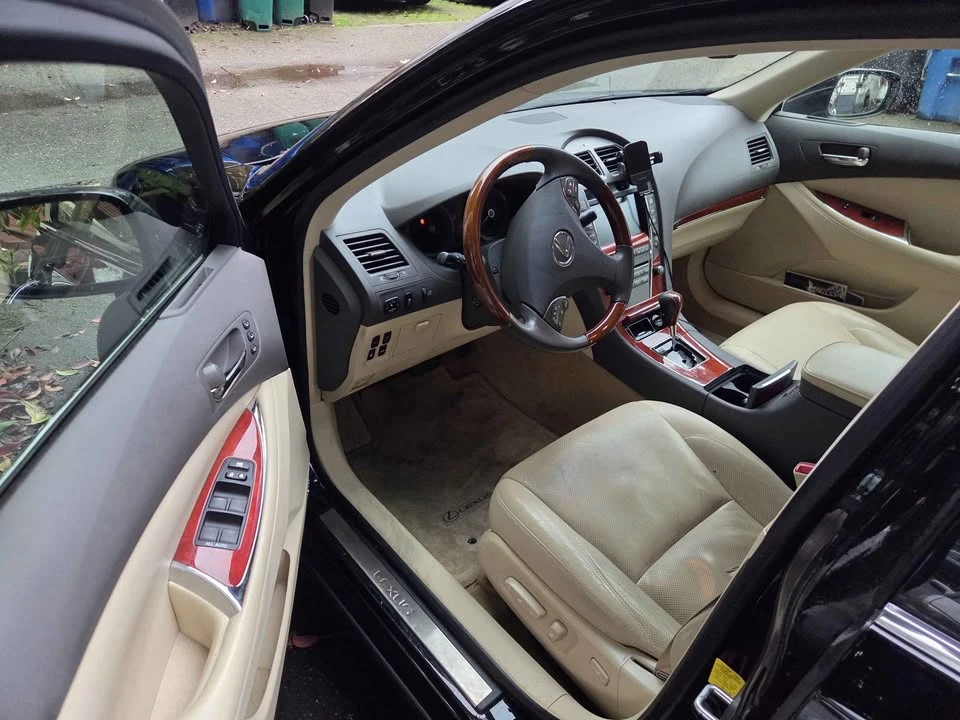 2011 Lexus ES 5th Gen - Image 5 of 8