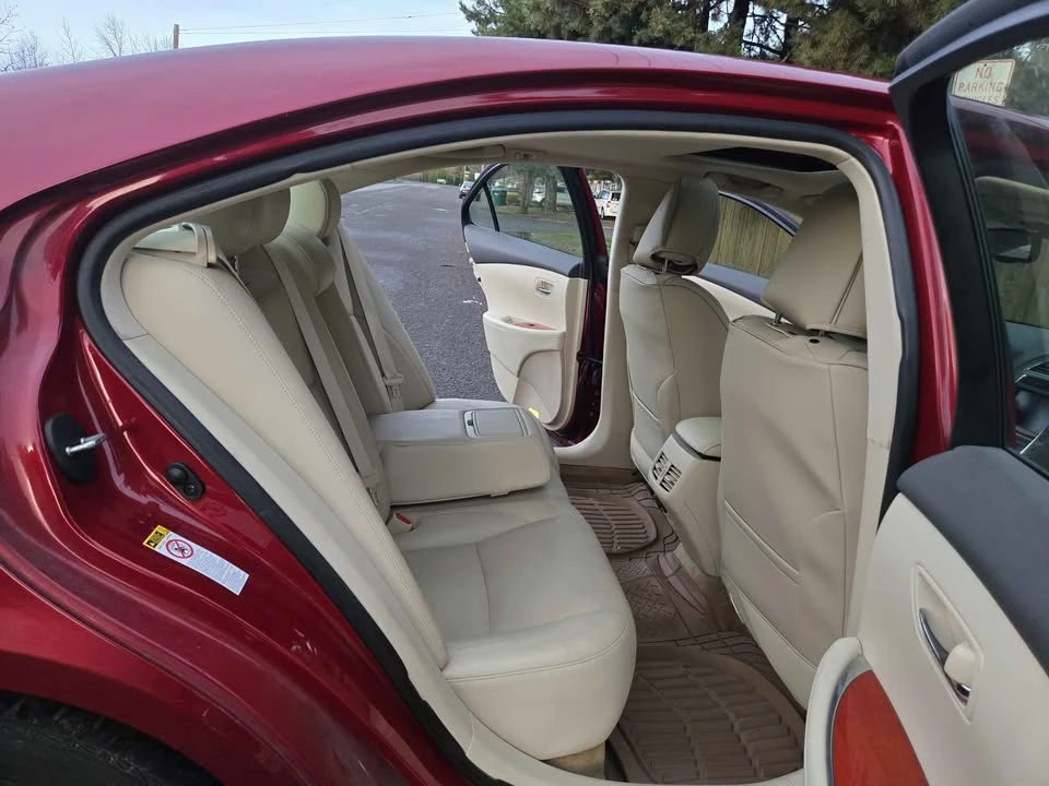 2011 Lexus ES 5th Gen - Image 13 of 19