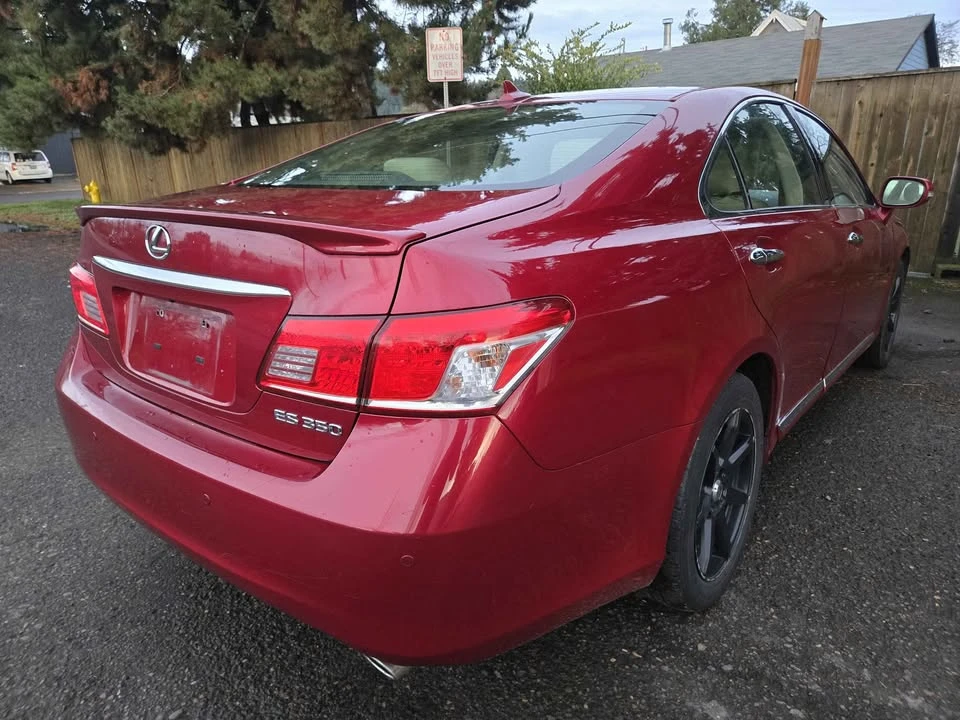 2011 Lexus ES 4th Gen - Image 5 of 18