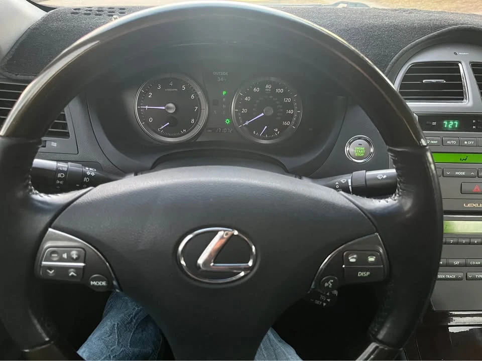 2011 Lexus ES 5th Gen - Image 15 of 18