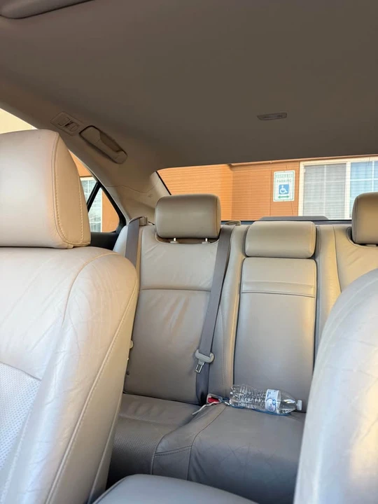 2011 Lexus ES 4th Gen - Image 9 of 10